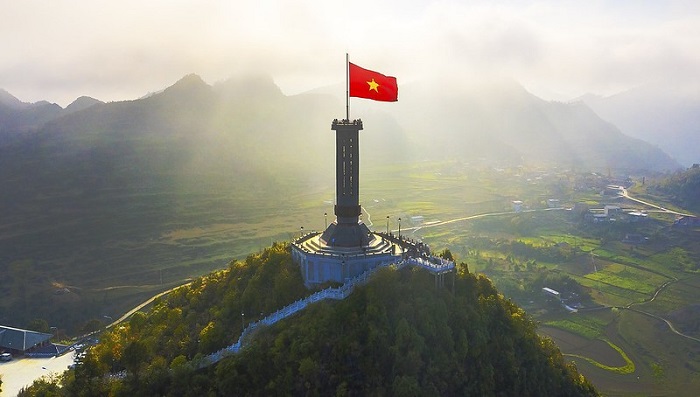 Tour Hà Giang - tham quan cột cờ Lũng Cú Tour Hà Giang - tham quan cột cờ Lũng Cú