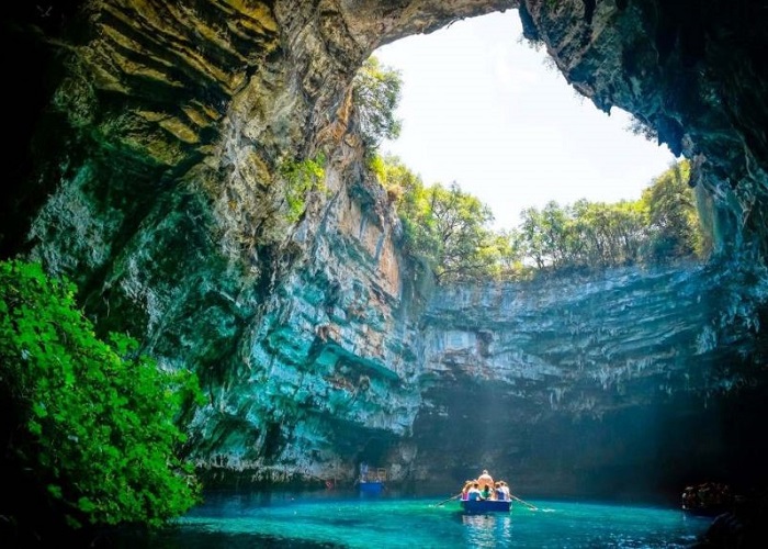 Tour miền Trung - tham quan Động Phong Nha