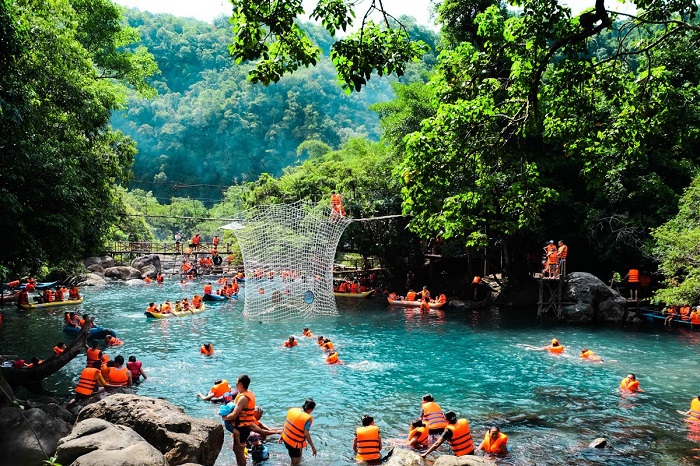 Tour Quảng Bình - tham quan suối nước Mooc