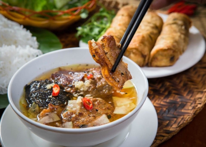 Bún chả món ăn nên thử khi đi Hà Nội