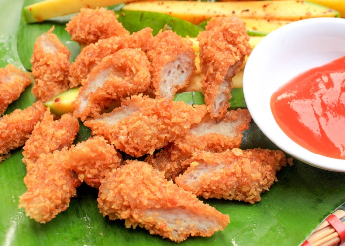 Nem chua rán món ăn vặt không thể bỏ lỡ khi du lịch Hà Nội