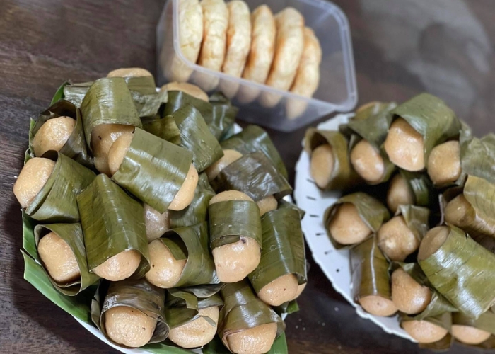 Bánh sắn là một loại bánh truyền thống của người Mường, rất thích hợp để làm quà khi đi tour Hòa Bình