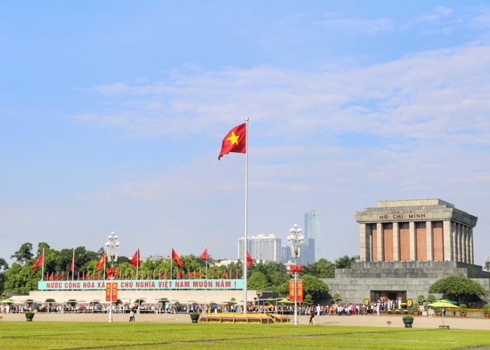 Nên lựa chọn đơn vị lữ hành uy tín và chuyên nghiệp để chuyến đi thăm Lăng chủ tịch Hồ Chí Minh trọn vẹn hơn
