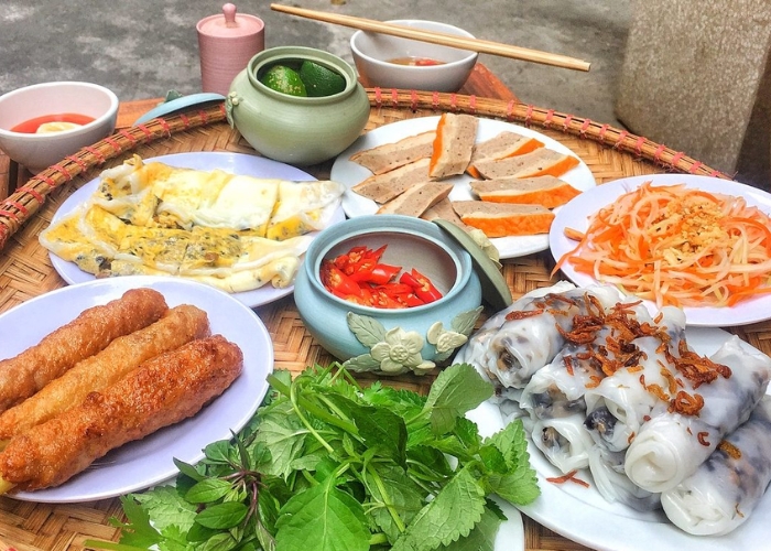 Bánh cuốn Hà Nội món ăn nên thử khi đến Hà Nội