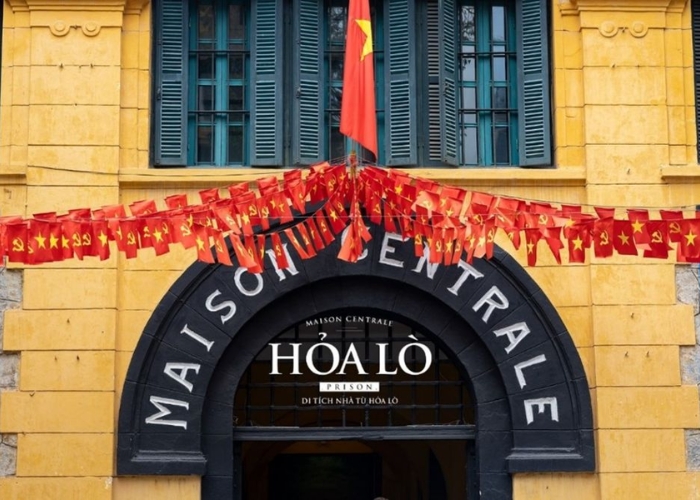 Khám phá tour nhà tù Hỏa Lò những câu chuyện lịch sử