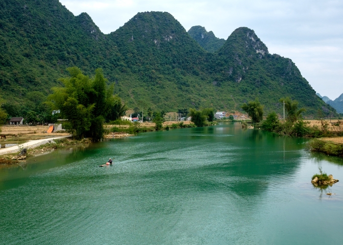 Sông Quây Sơn điểm nhấn tuyệt vời trong hành trình du lịch thác Bản Giốc