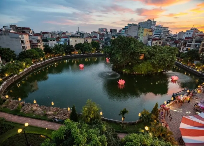 Hồ Văn (Hồ Giám) không gian thư thái giữa lòng di tích Văn Miếu