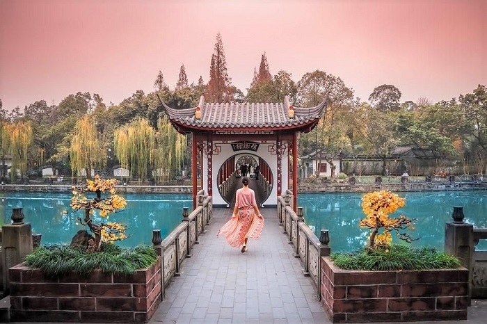 Ngẩn ngơ trước những thắng cảnh đẹp tuyệt mĩ khi đi tour Trung Quốc Ngẩn ngơ trước những thắng cảnh đẹp tuyệt mĩ khi đi tour Trung Quốc