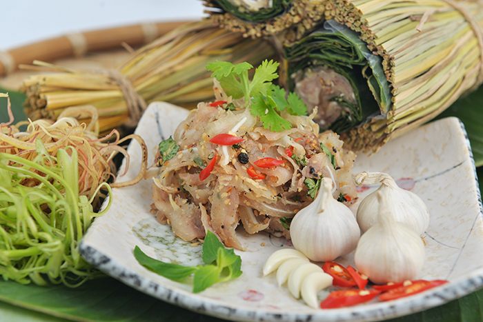 Tré Bình Định làm quà trong tour Eo Gió