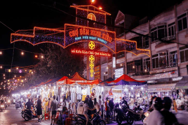 Chợ đêm Ninh Kiều Cần Thơ