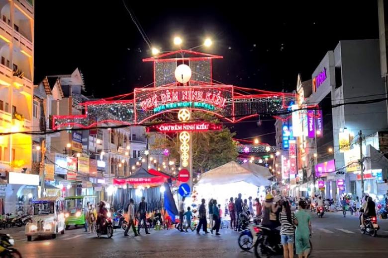 Chợ đêm Ninh Kiều Cần Thơ