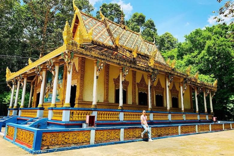 Chùa Dơi