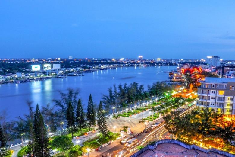 Dạo bến Ninh Kiều