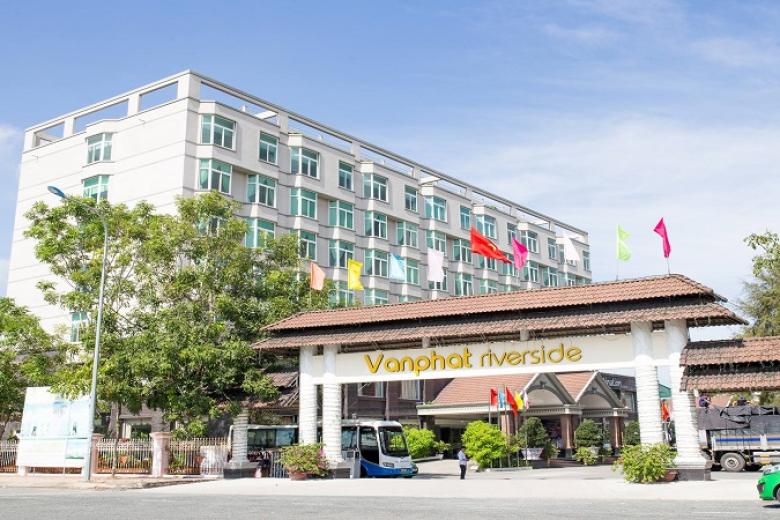 Khách sạn Vạn Phát Riverside