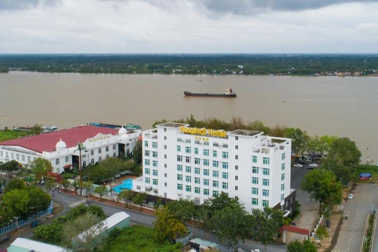 Khách sạn Vạn Phát Riverside