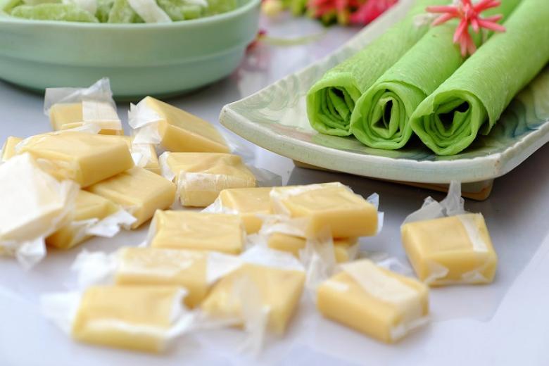 Tham quan lò kẹo dừa đặc sản Bến Tre