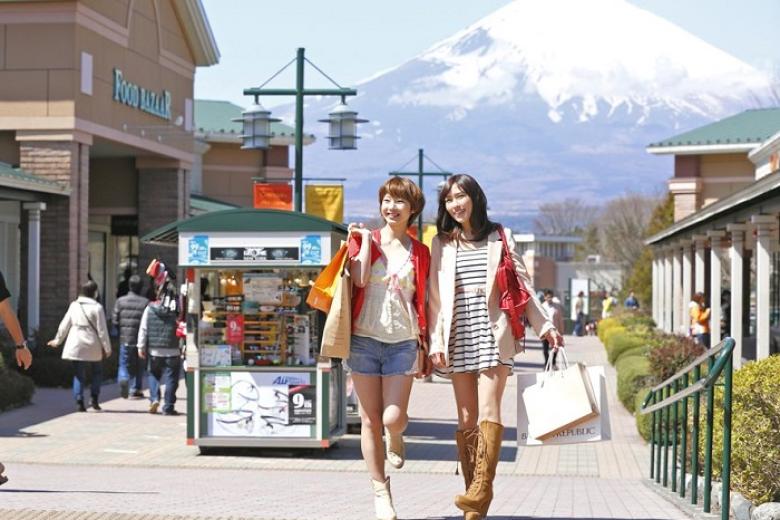Tự do mua sắm Gotemba Premium Outlets