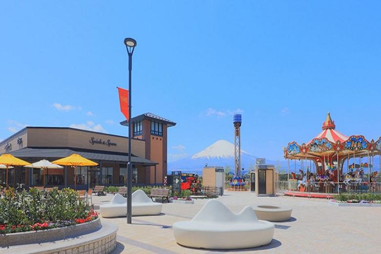 Tự do mua sắm Gotemba Premium Outlets