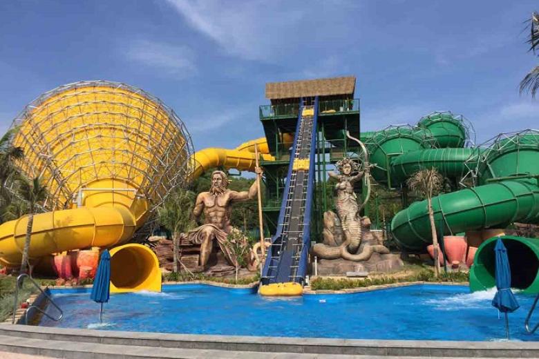 Công viên nước Aquatopia Water Park