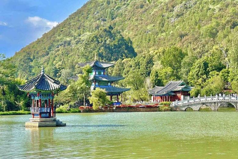 Công Viên Hắc Long Đàm